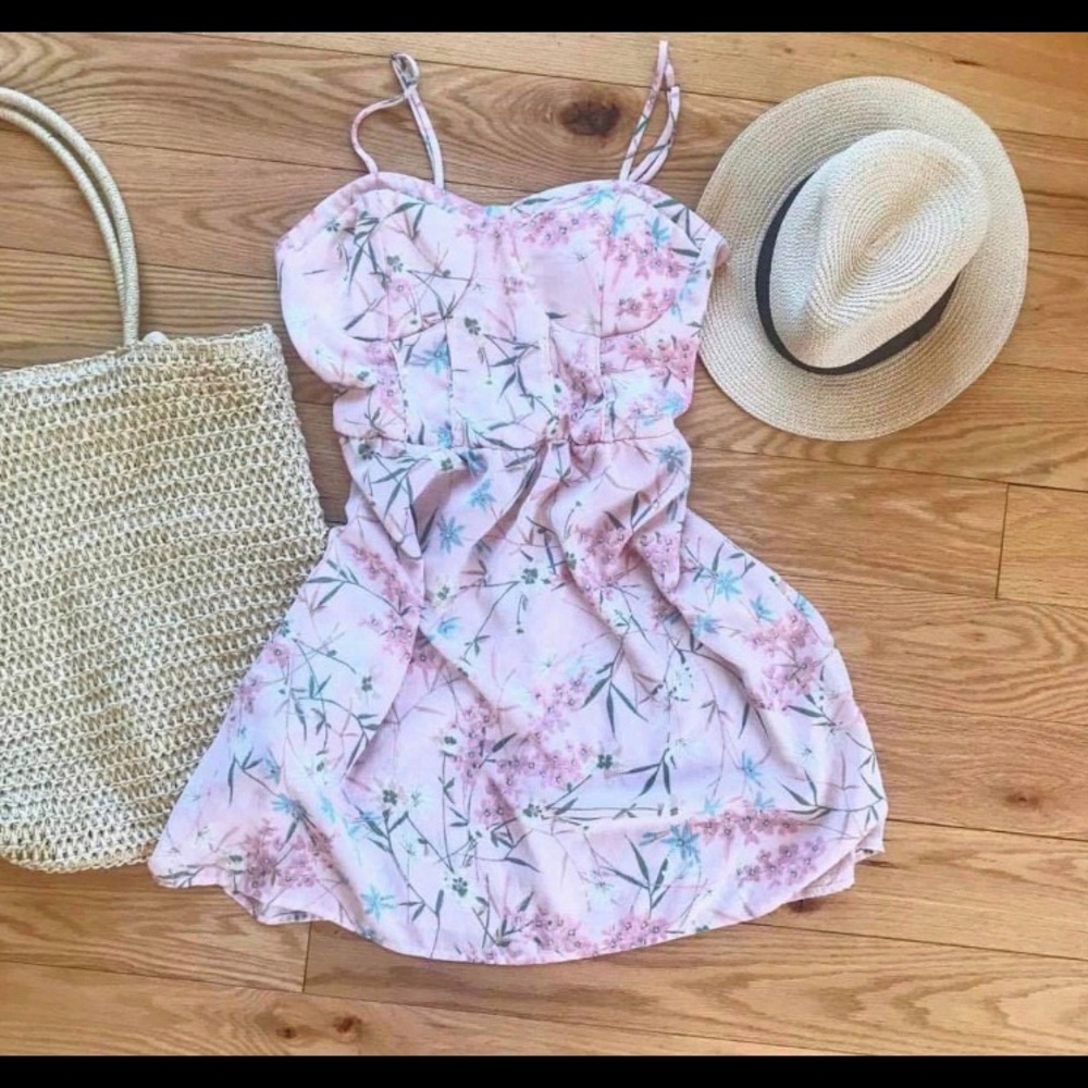 🎀NWOT Floral Chiffon Dress🎀